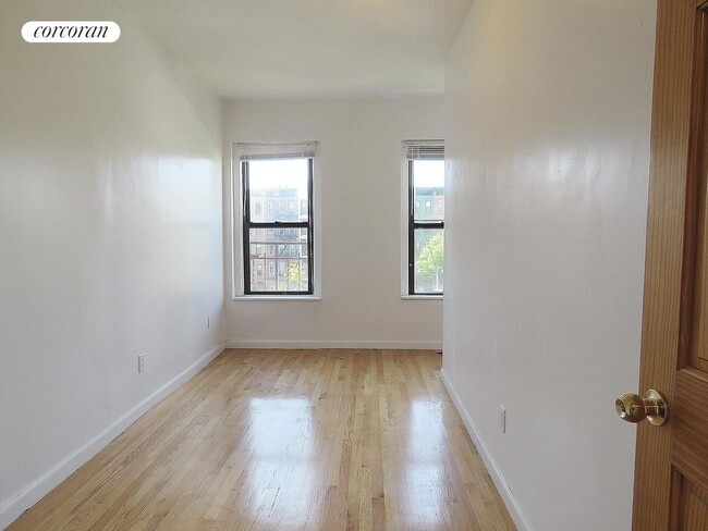 Building Photo - 178 E 109th St
