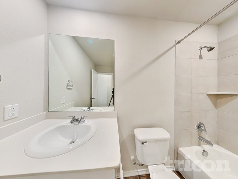 Building Photo - 5105 Sidesaddle Dr