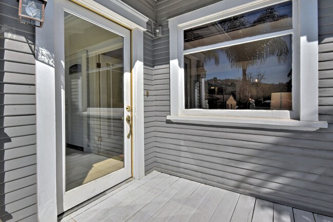 Building Photo - 10633 Chiquita St