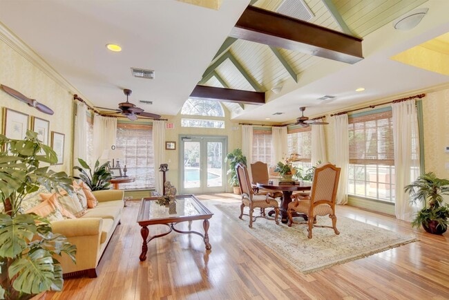 Building Photo - 1165 Crystal Way