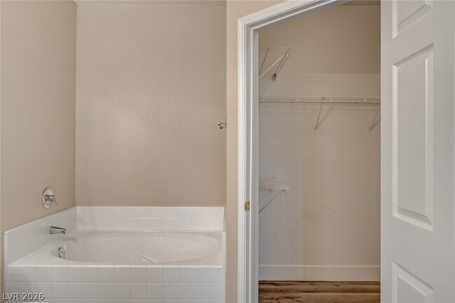 Building Photo - 10550 W Alexander Rd