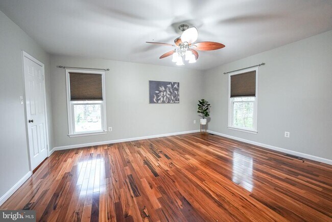 Building Photo - 4230 Avon Dr