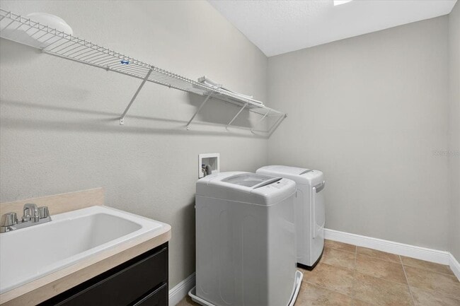 Building Photo - 1389 Heritage Landings Dr