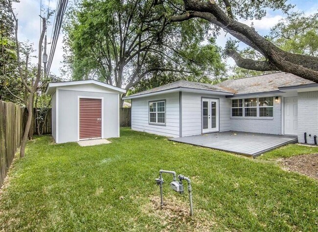 Building Photo - 4734 Sanford Rd
