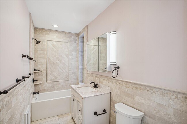 Building Photo - 4242 Digney Ave