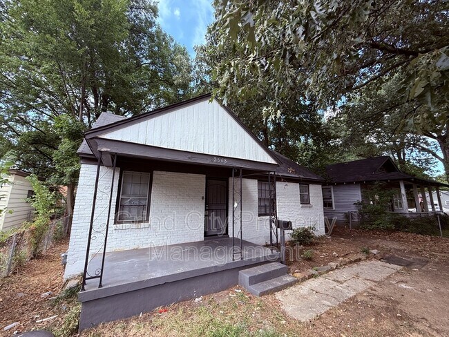 Building Photo - 2668 Browning Ave