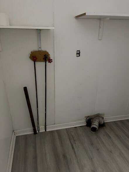 Bathroom Pic 3 - 415 NY-146