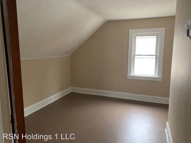 Building Photo - 4 br, 1 bath House - 11104 Plymouth Ave