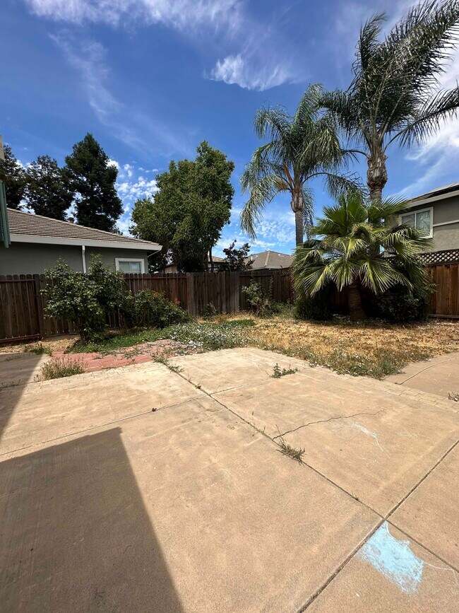 Building Photo - 1083 Somersby Way