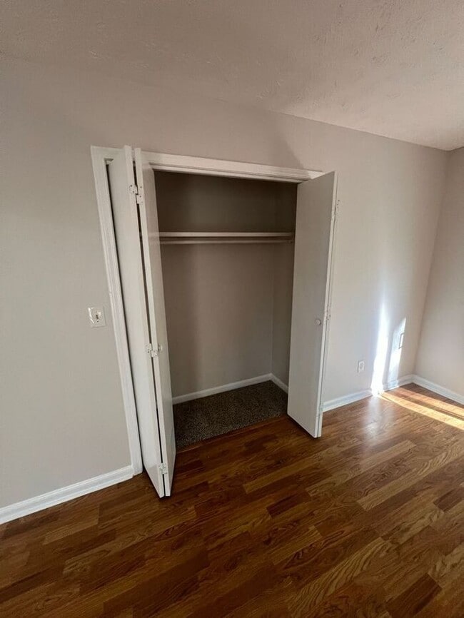 Building Photo - NOW READY!!! Cozy ranch 2 bedroom 1.5 bath...