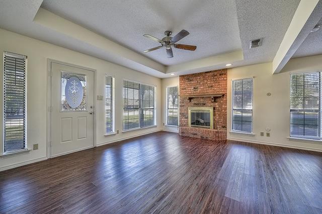 Building Photo - 720 Lakeshore Dr