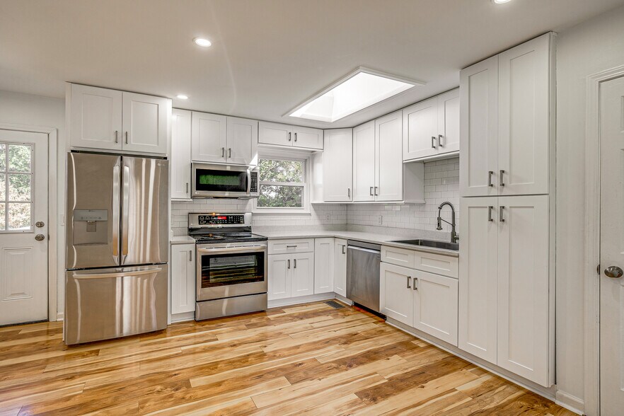 Building Photo - 5317 Ashlawn Dr