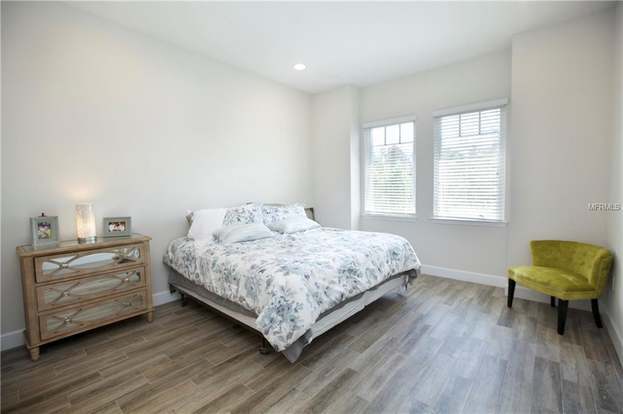 Building Photo - 9073 Laureate Blvd