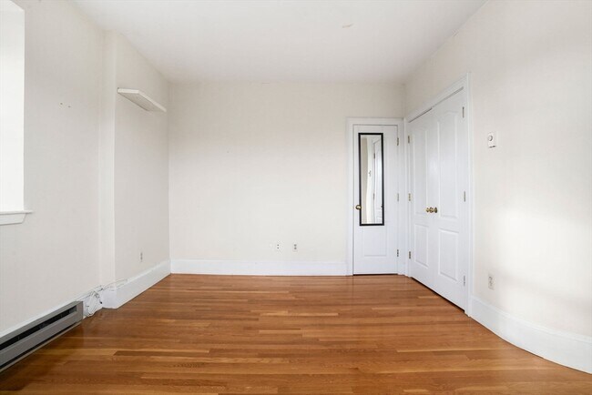 Building Photo - 533 Columbus Ave