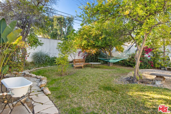 Building Photo - 2009 N New Hampshire Ave