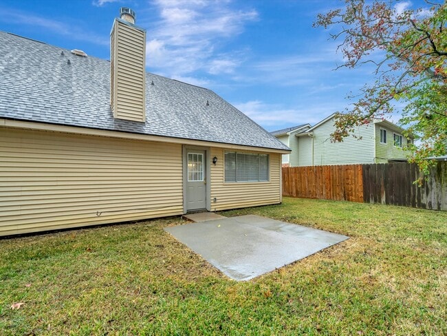 Building Photo - 2312 Meade Ct