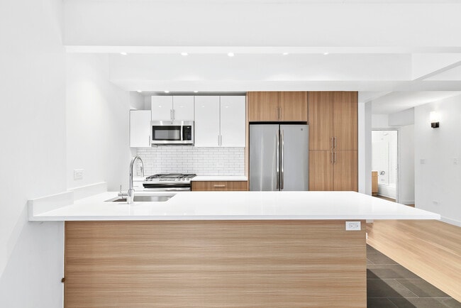 Building Photo - 200 E 87th Street