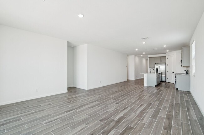 Building Photo - LaSenda