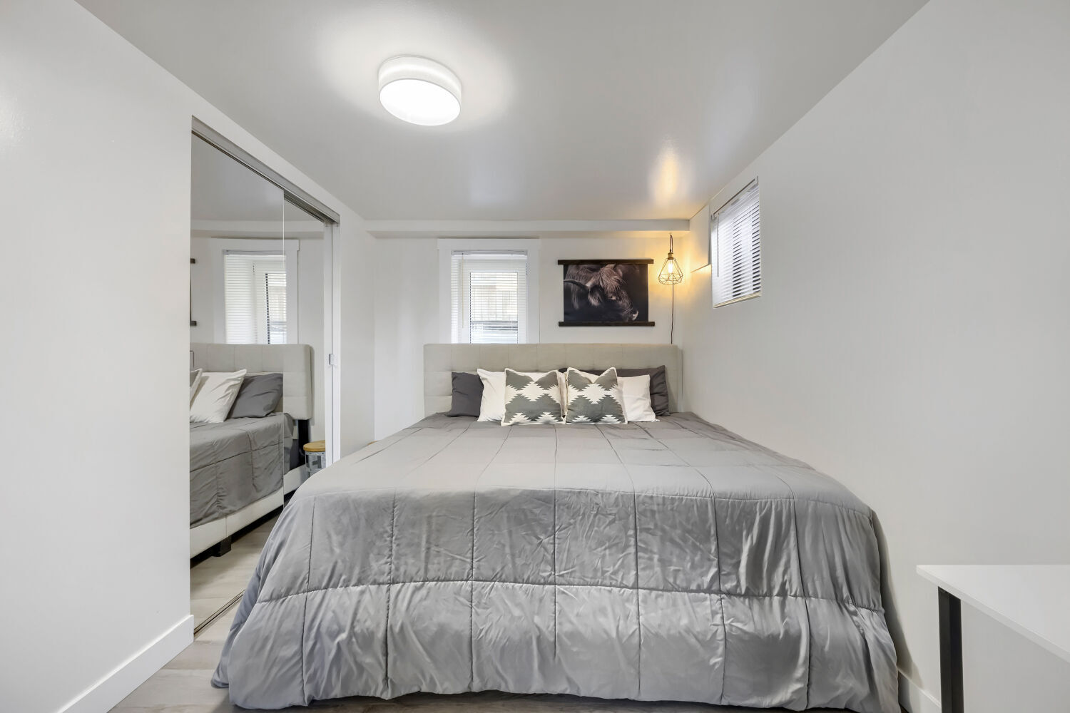 Building Photo - 3305 N Clay St