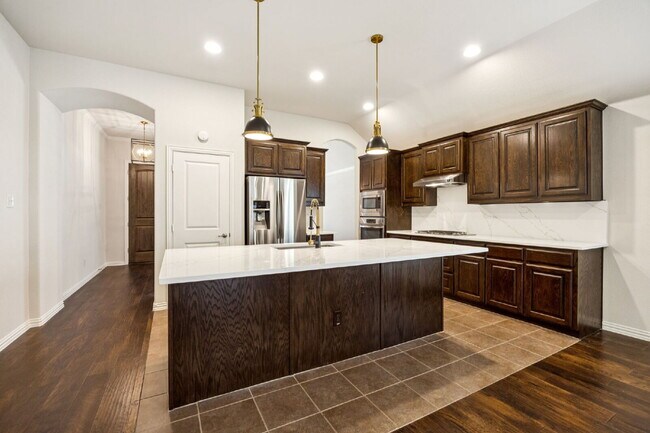 Building Photo - 2317 Houston Dr