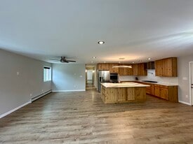 Building Photo - 8825 Runamuck Pl