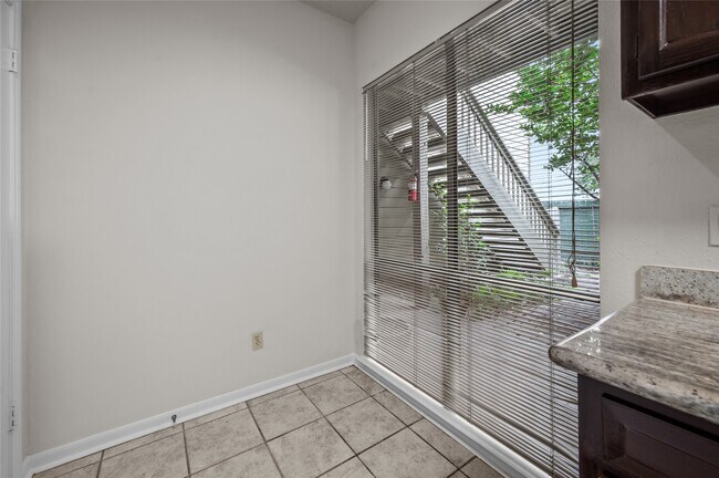 Building Photo - 5718 Val Verde St