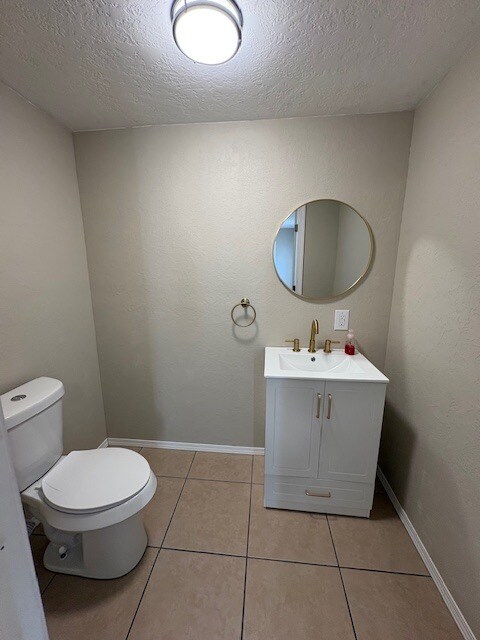 Building Photo - 2422 SW Jefferson Ave