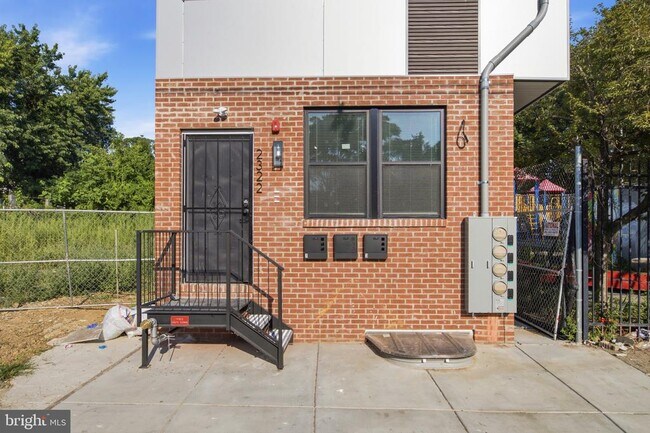 Building Photo - 2322 N 5th St