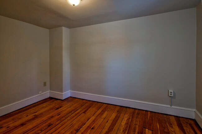 Building Photo - 1115 Frances Ave