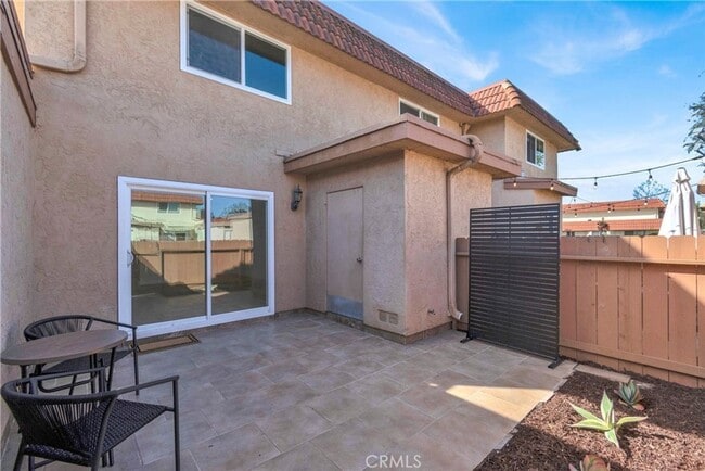 Building Photo - 2 Bedroom Townhome in San Marcos