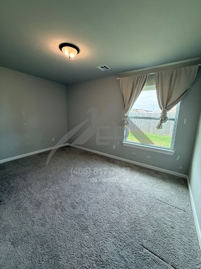 Building Photo - 921 S Appaloosa Ln