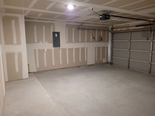 Building Photo - Beautiful Home in Arroyo Ranch!