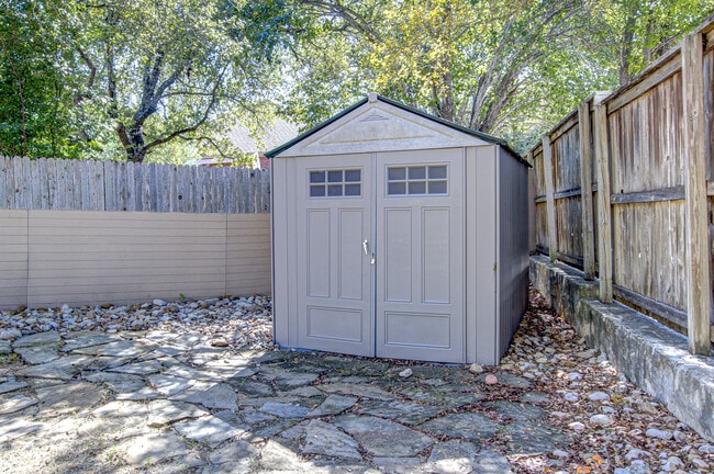 Building Photo - 11817 Watercrest Ct