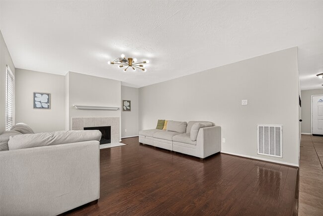 Building Photo - 9710 Berkshire Trce