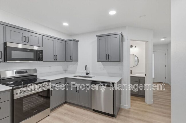 Building Photo - 816 S 19th St