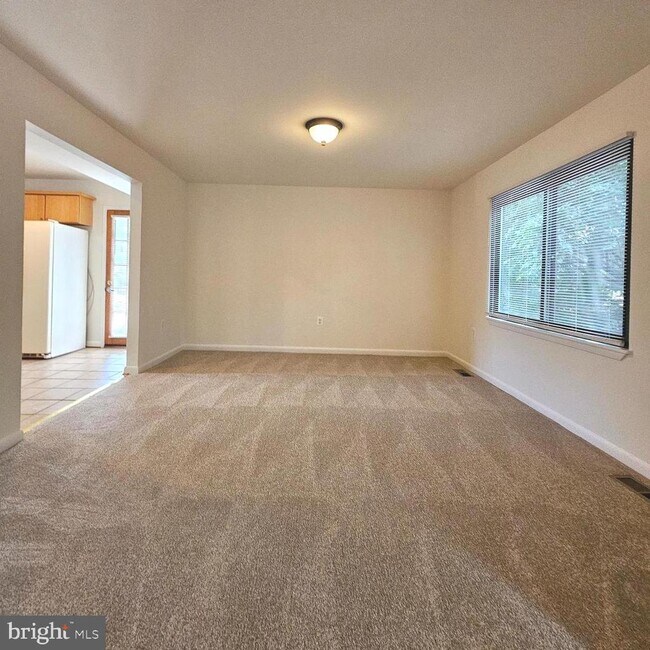 Building Photo - 1108 N Rockingham St
