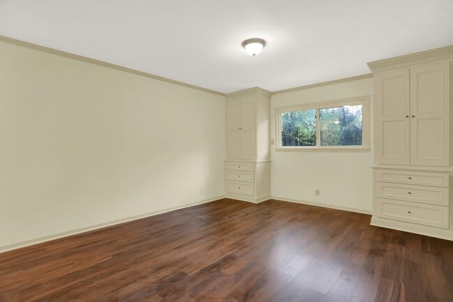 Building Photo - 3607 Highland Park Pl