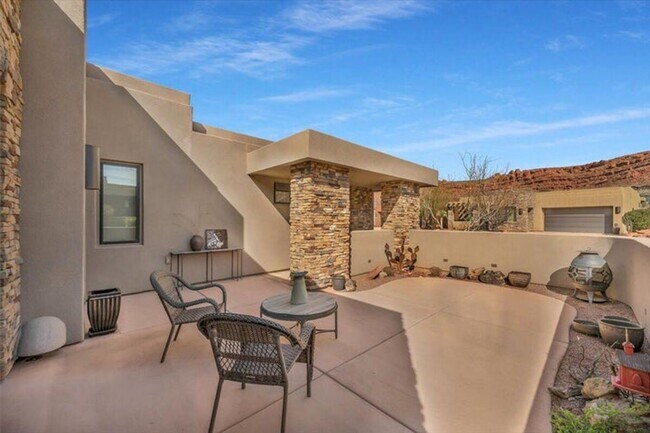 Building Photo - Beautiful  home in Entrada!
