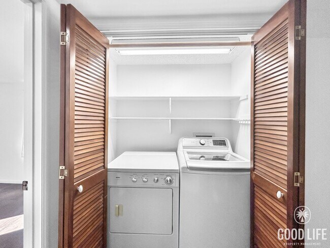 Building Photo - Great 2B/2.5BA Townhome in Kensington!