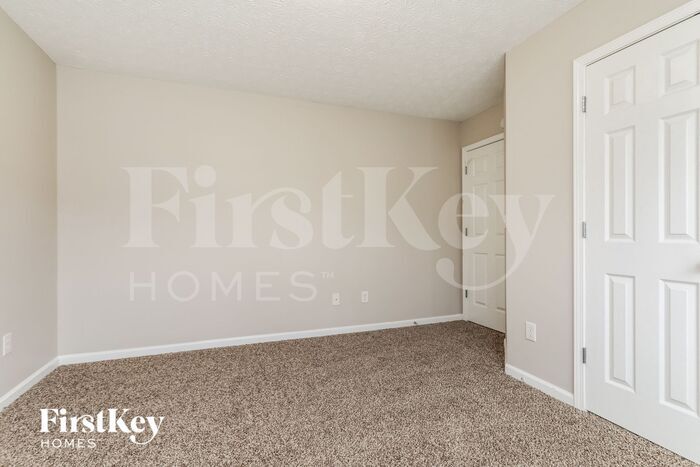 Building Photo - 3401 Southpointe Hill Dr NE