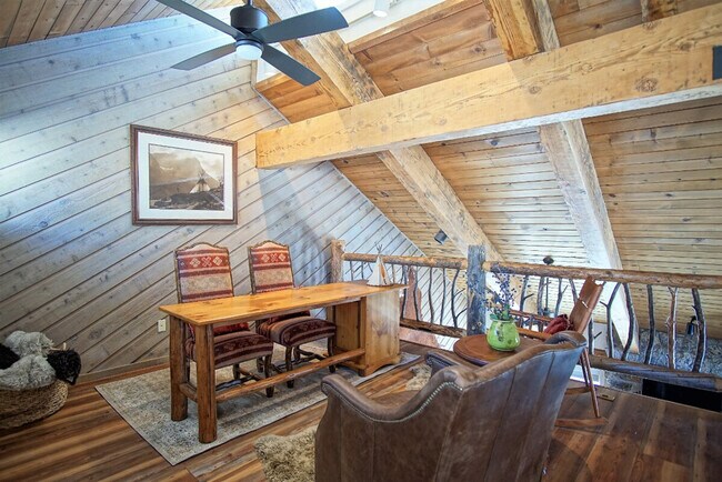 Building Photo - 2420 Ski Trail Ln