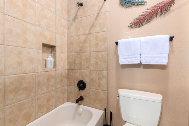 Building Photo - 3644 N Sagewood Cir