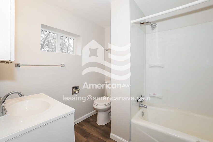 Building Photo - 691 Noble Ave