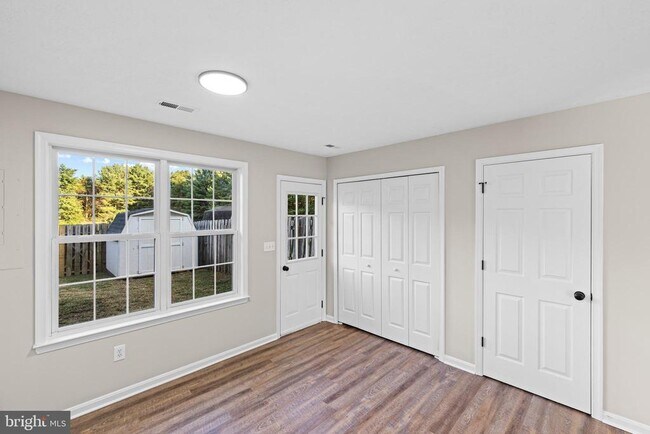 Building Photo - 10505 Tidewater Plains Dr