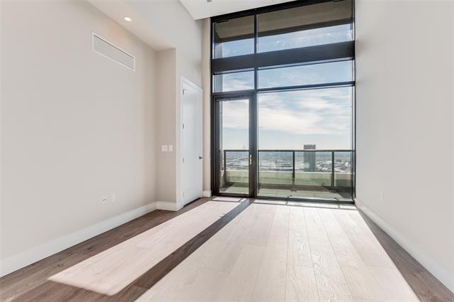 Building Photo - 3003 Maple Ave