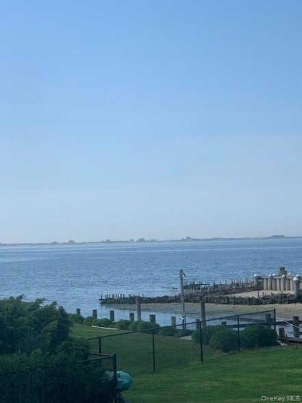 Building Photo - 45 Romana Dr