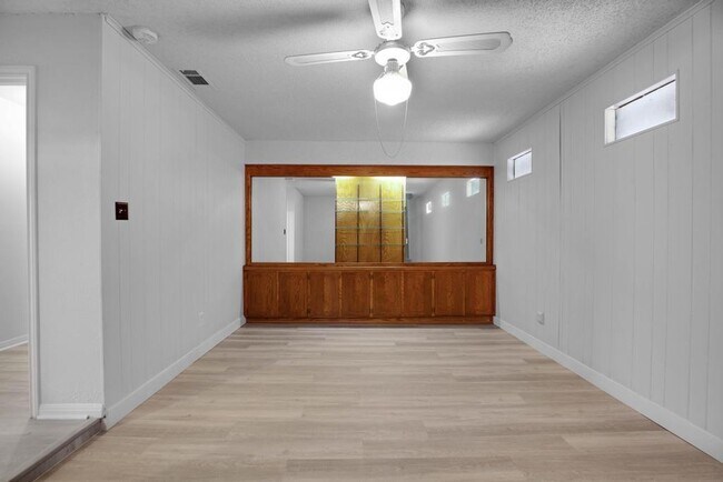 Building Photo - 9427 Braeburn Glen St