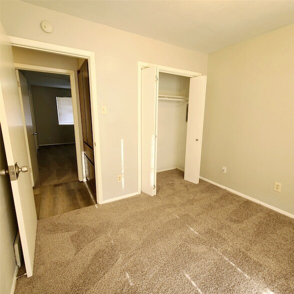 Building Photo - 1026 Brookshire Cir