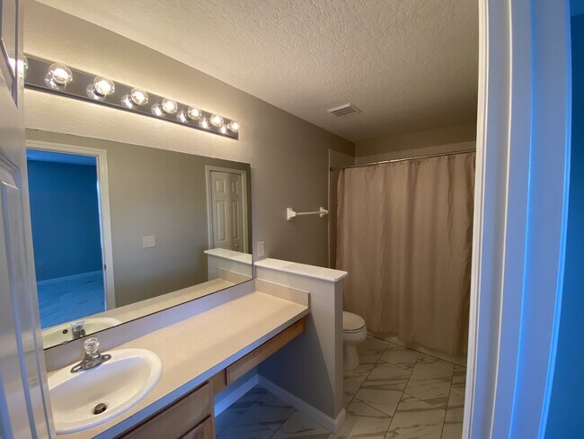 Building Photo - 2716 Clinton Heights Ct