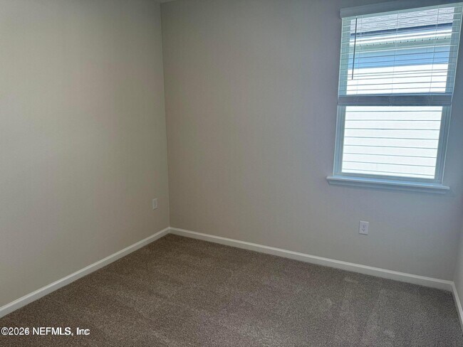 Building Photo - 41 Spruce Hl Pt